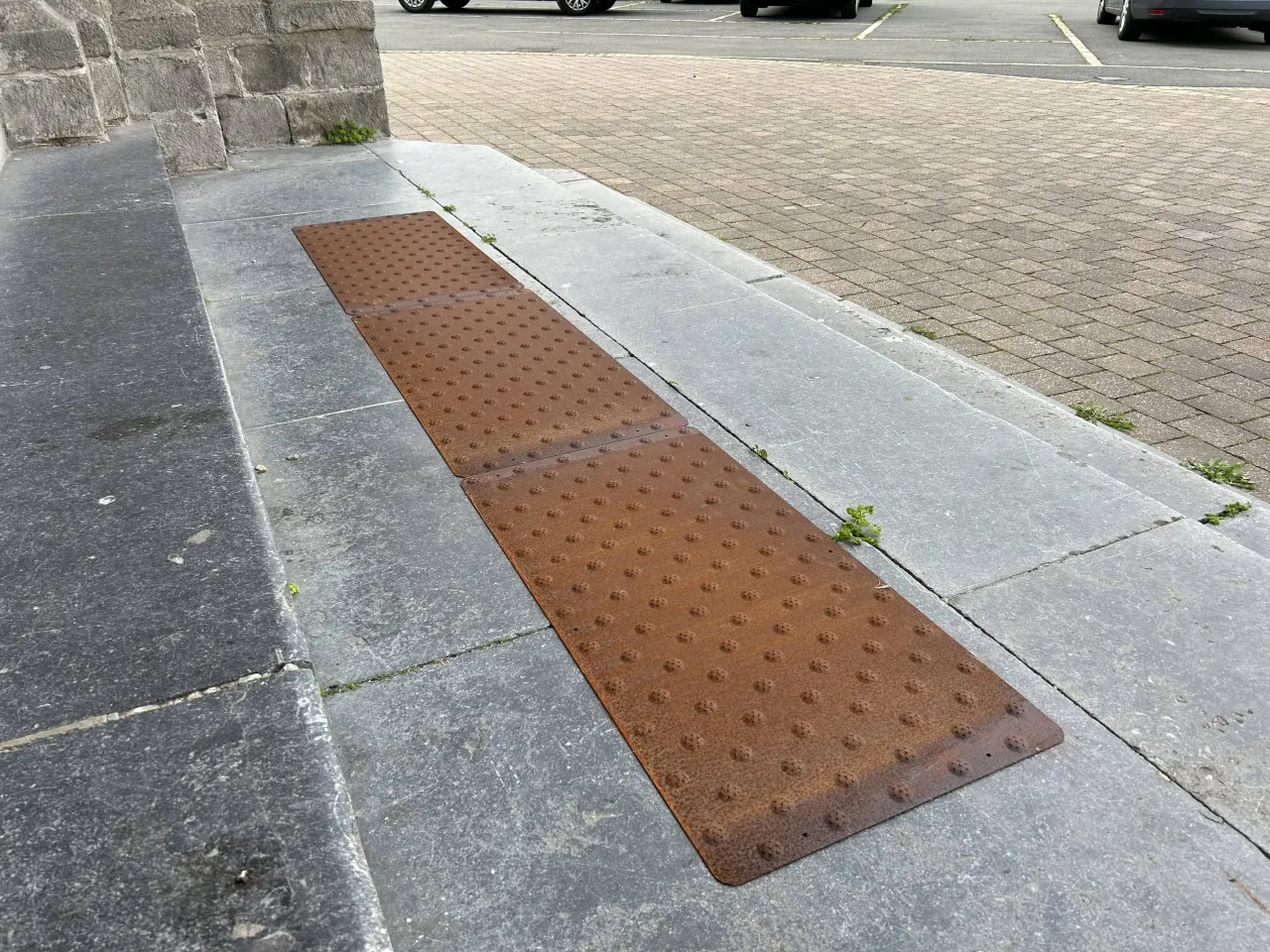 Dalle_podotactile_TOLPLOT_Corten_3