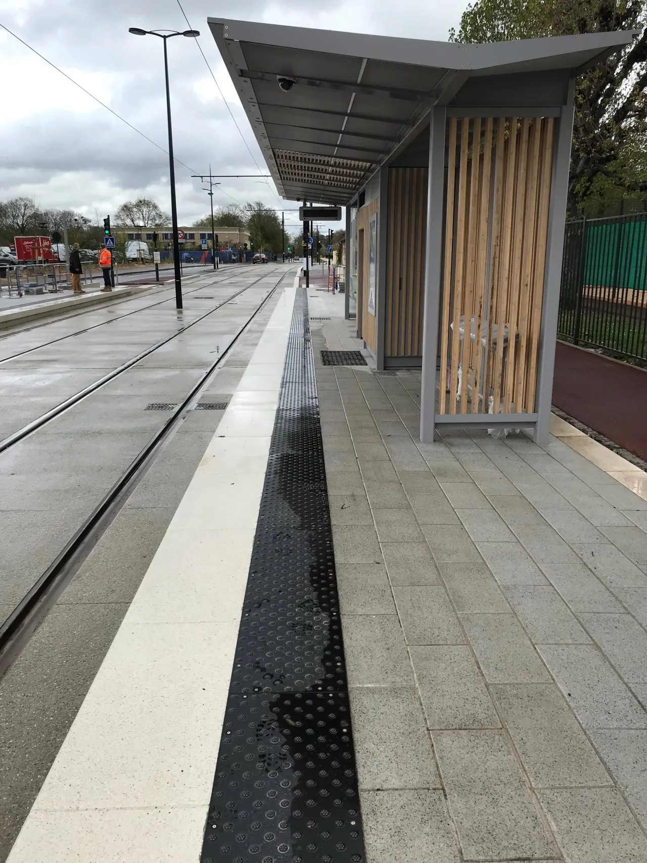 Dalle_podotactile_TOLPLOT_noir_anodise_1