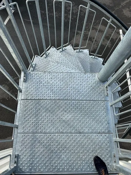 Palier_Escalier_hélicoïdal_Hélistair