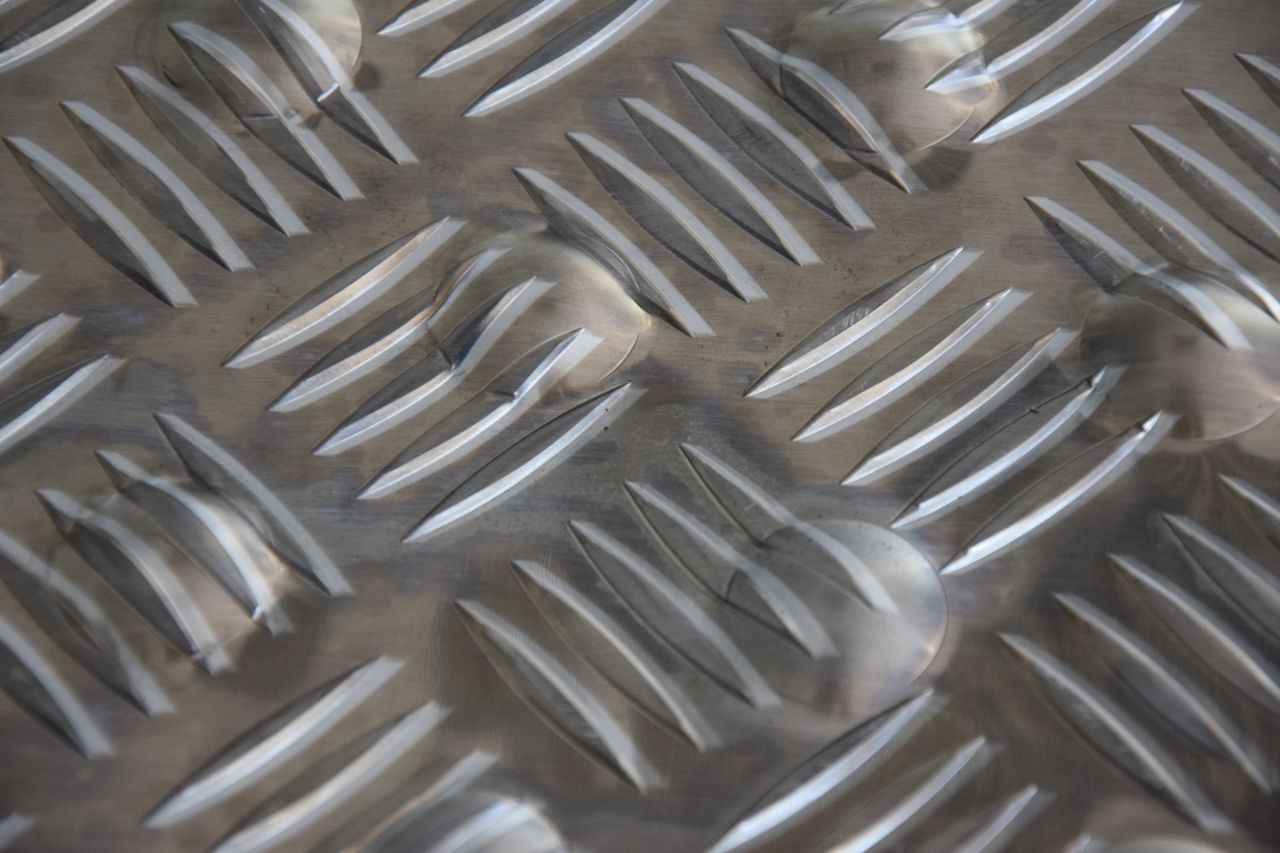 DALLE_TOLPLOT_DAMIER